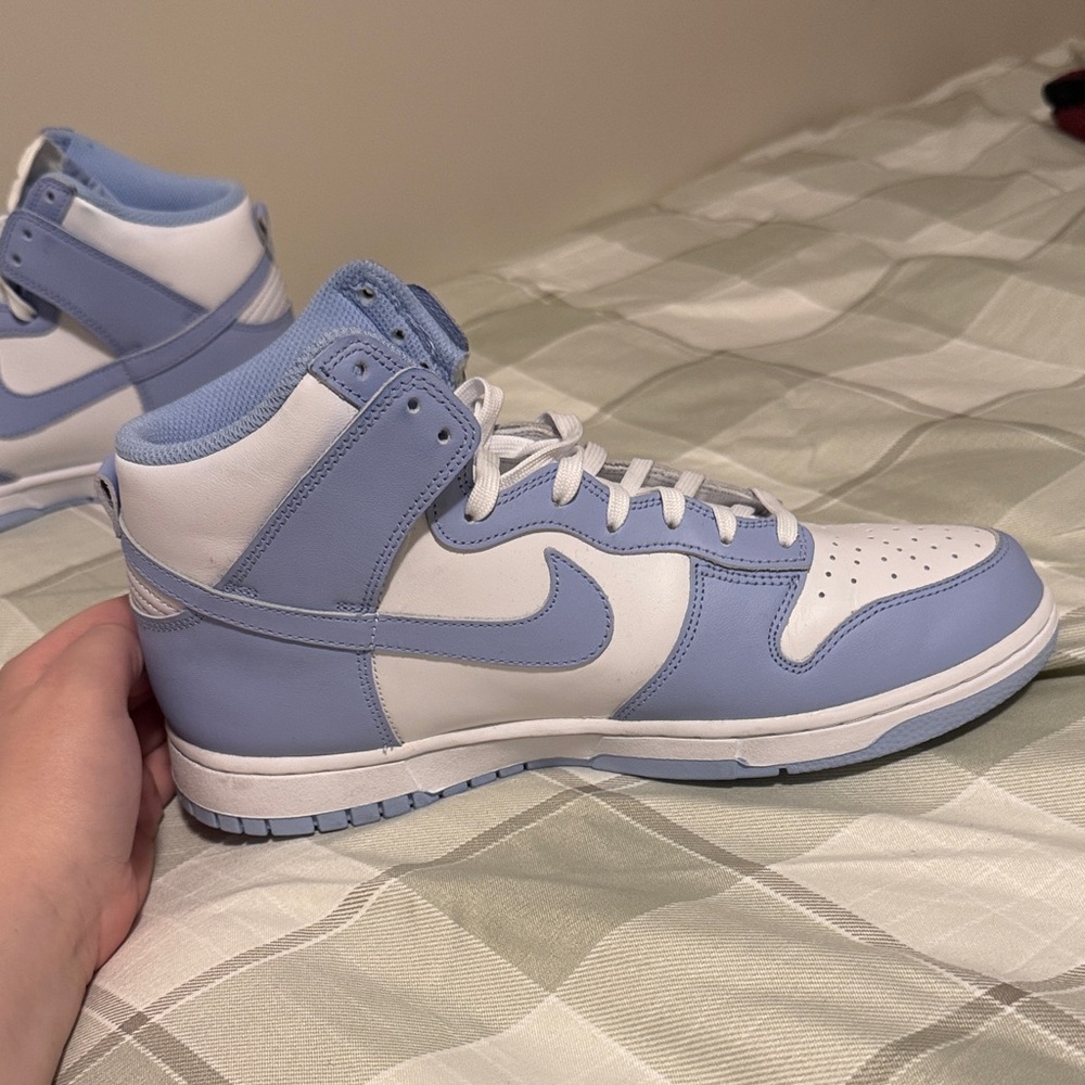 Nike High-Top Sneakers in White and Light Blue - Picture 6 of 12